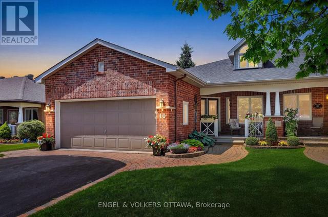 10 WATERTHRUSH CRESCENT  Ottawa, ON K2M 2V2