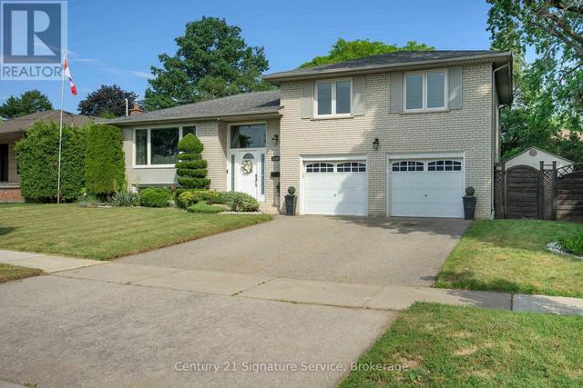 1563 BRENTANO BOULEVARD  Mississauga, ON L4X 1A5