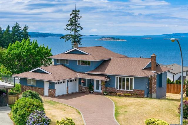 718 Isle View Pl Nanaimo, BC V9V 1B4