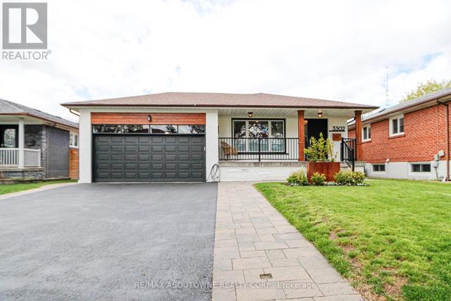 3302 CARDROSS ROAD  Mississauga, ON L4X 2N2