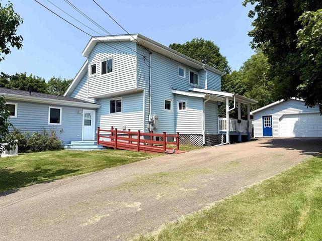 5 Lamy Street  Amherst, NS B4H 3T8