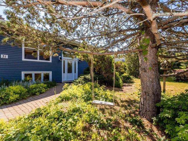 31 Grandview Drive  Wolfville, NS B4P 1W8