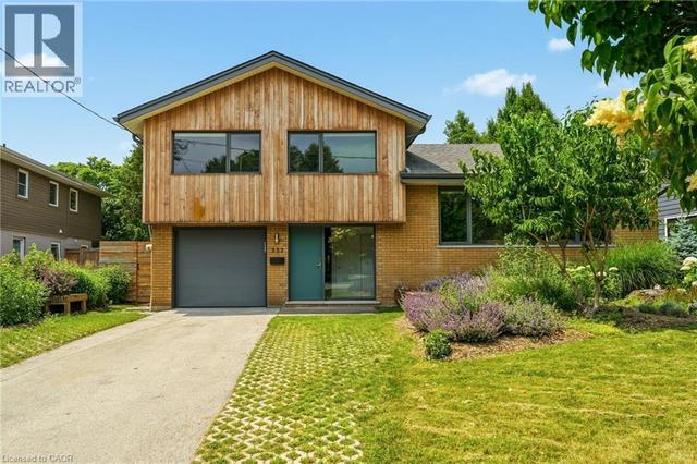 332 NEWBOLD Court  Burlington, ON L7R 2Y6