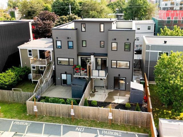 2371 Creighton Street  Halifax, NS B3K 3R8