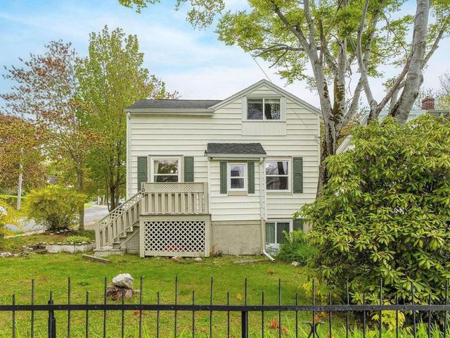 103 Rufus Avenue  Halifax, NS B3N 2L8