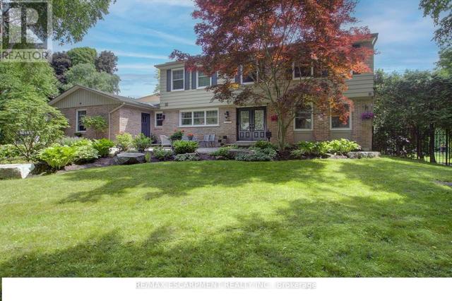 996 CRESTHAMPTON LANE  Mississauga, ON L5H 2X1