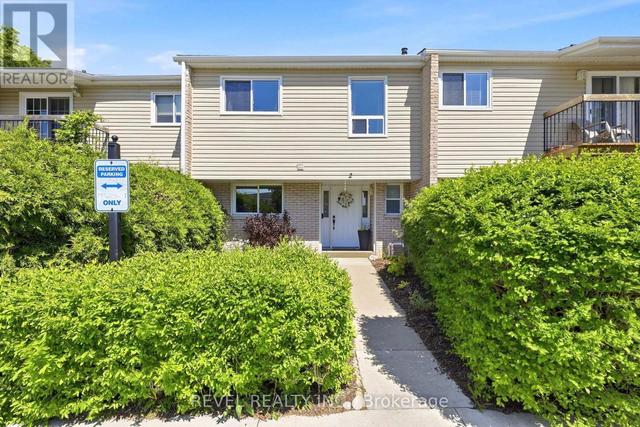 2 - 669 OSGOODE DRIVE  London South (South Y), ON N6E 2C7