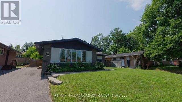 2160 LAMBETH WALK  Ottawa, ON K2C 1G1