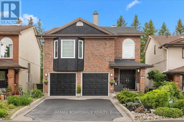 24 HACKETT STREET  Ottawa, ON K1V 0P7