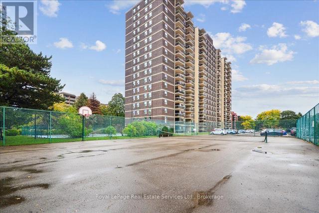 812 - 966 INVERHOUSE DRIVE  Mississauga (Clarkson), ON L5J 4B6