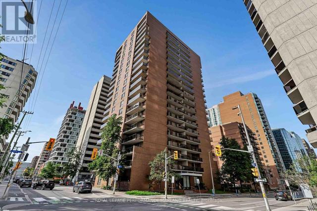 1804 - 475 LAURIER AVENUE W  Ottawa, ON K1R 7X1