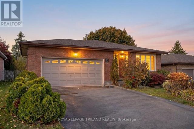 42 APPLEGREEN GROVE  London South (South N), ON N6J 4K4