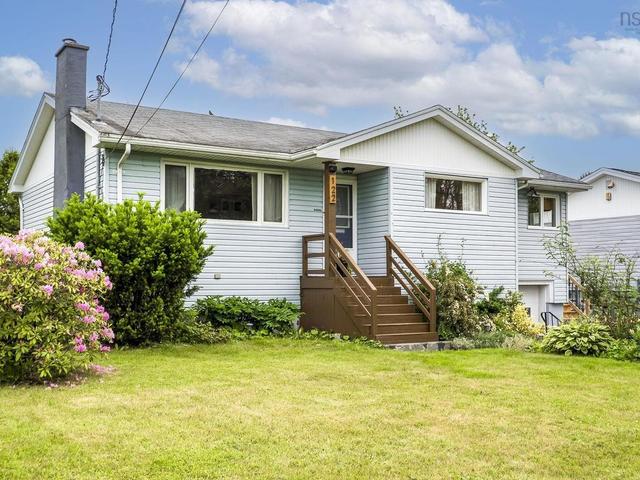 122 Sunnybrae Avenue  Halifax, NS B3N 2H1