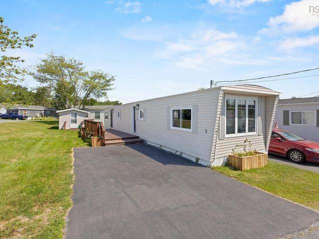 1 Bishop Avenue  Dartmouth, NS B2Y 2B4