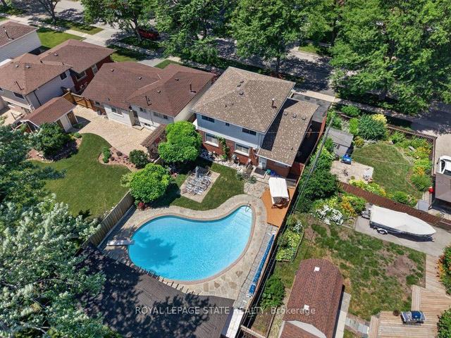 2440 Cyprus Avenue  Burlington, ON L7P 1G6