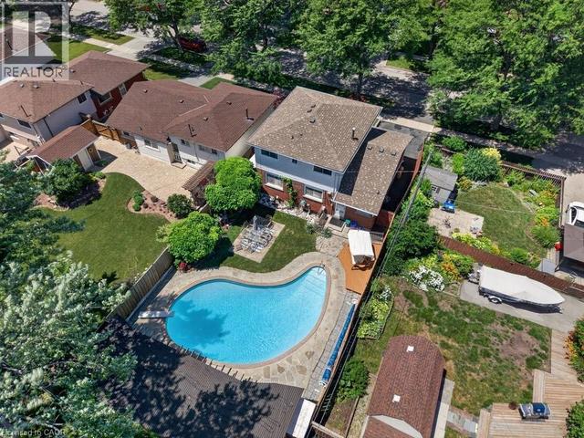 2440 CYPRUS Avenue  Burlington, ON L7P 1G6