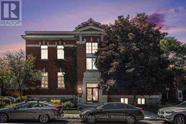 203 - 24 SPRINGFIELD ROAD  Ottawa, ON K1M 1C9