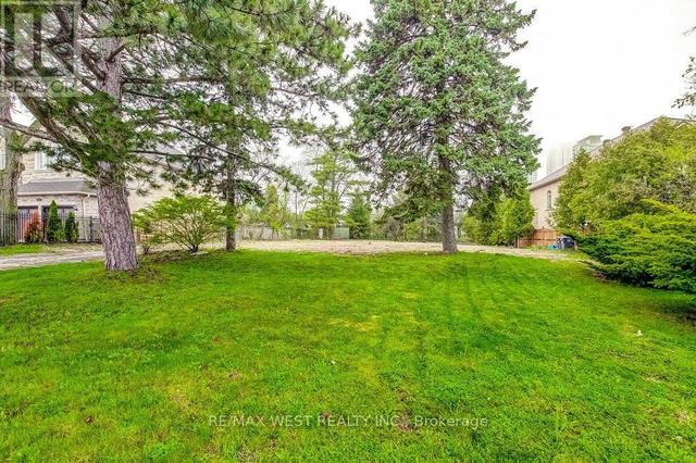 PART LOT 2 FAIRVIEW ROAD W  Mississauga, ON L5B 1K7