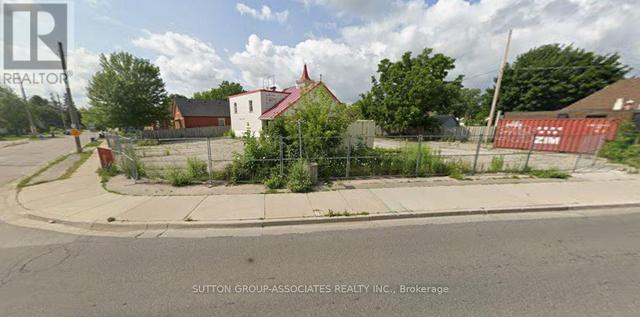 689 HAMILTON ROAD  London East, ON N5Z 1T4