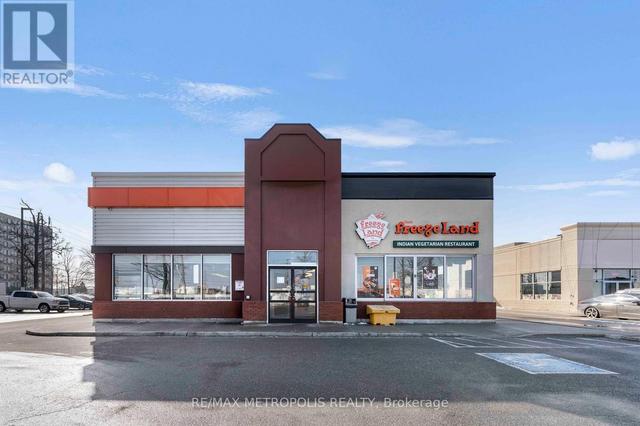 1465 AEROWOOD DRIVE  Mississauga, ON L4W 1C2