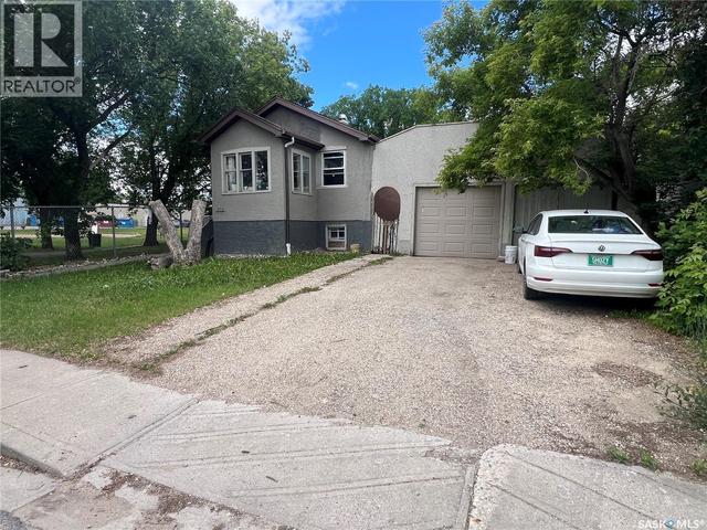 1936 BRODER STREET  Regina, SK S4N 3S1