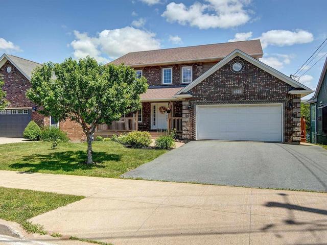 186 Freshwater Trail  Dartmouth, NS B2W 0A5