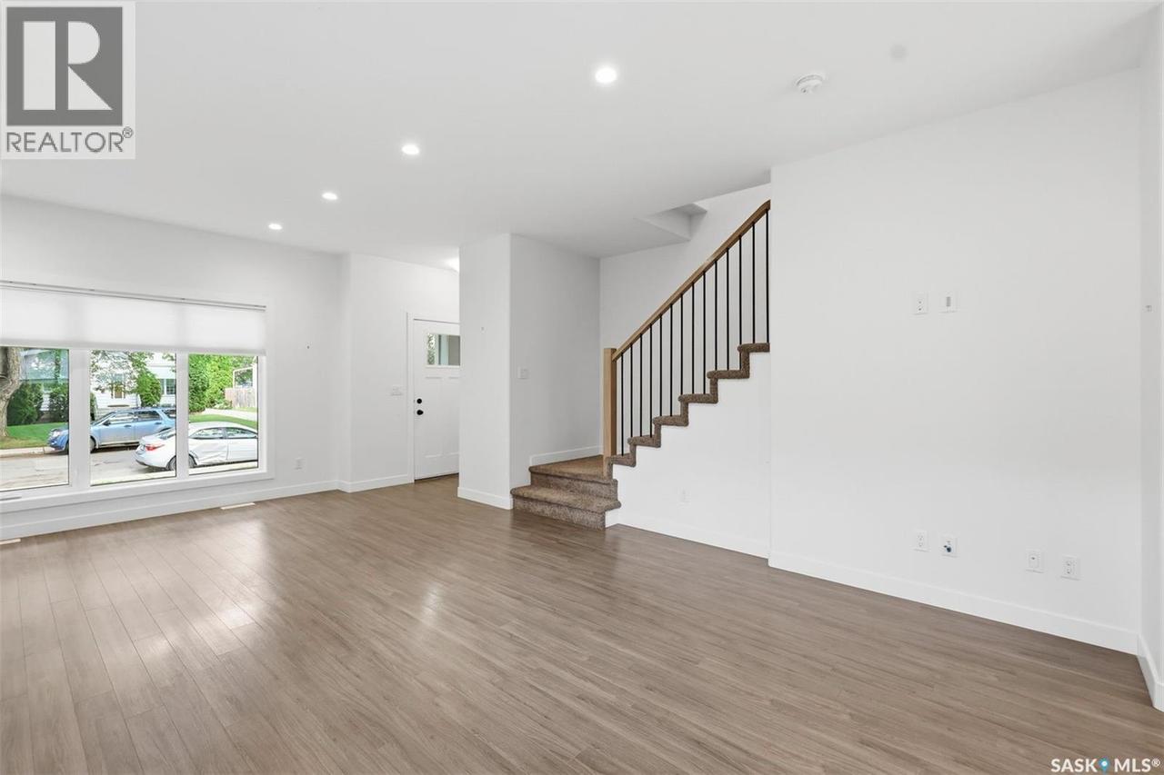 1402 Wiggins Avenue S, Saskatoon, SK - Indoor