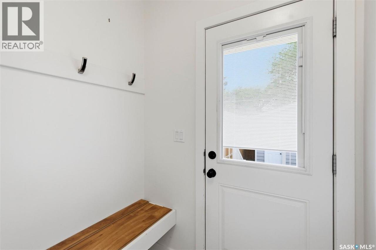 1402 Wiggins Avenue S, Saskatoon, SK - Indoor Photo Showing Other Room
