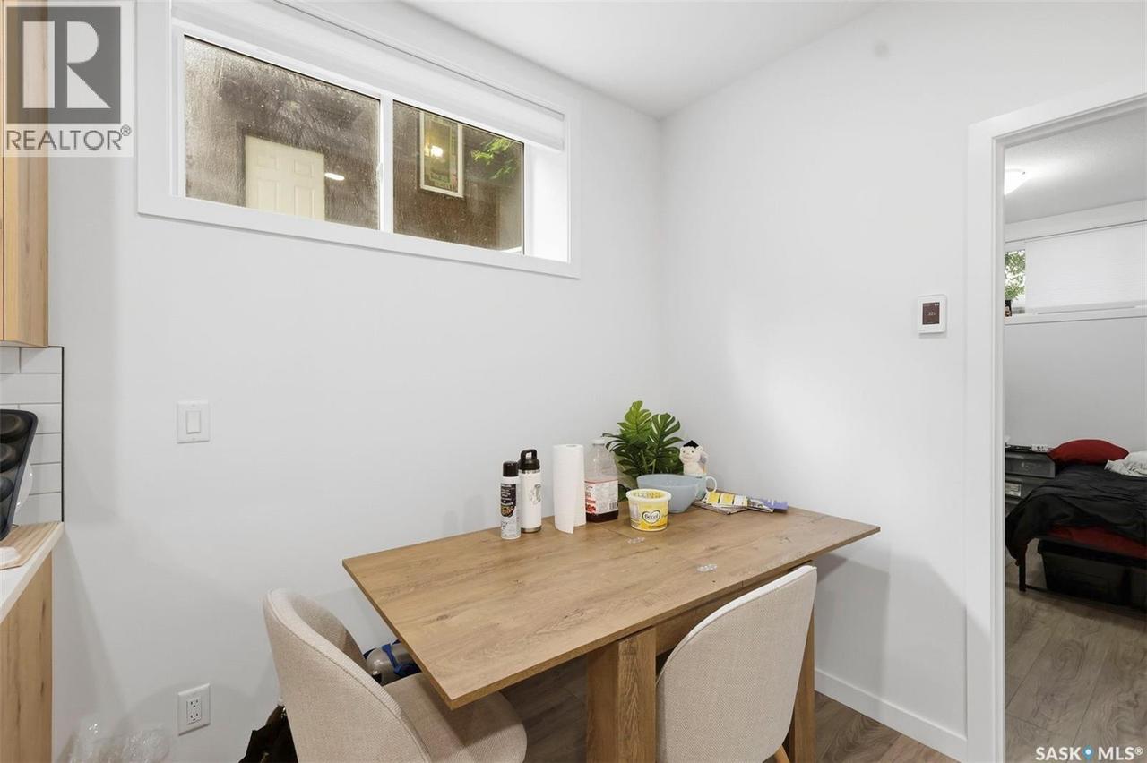 1402 Wiggins Avenue S, Saskatoon, SK - Indoor