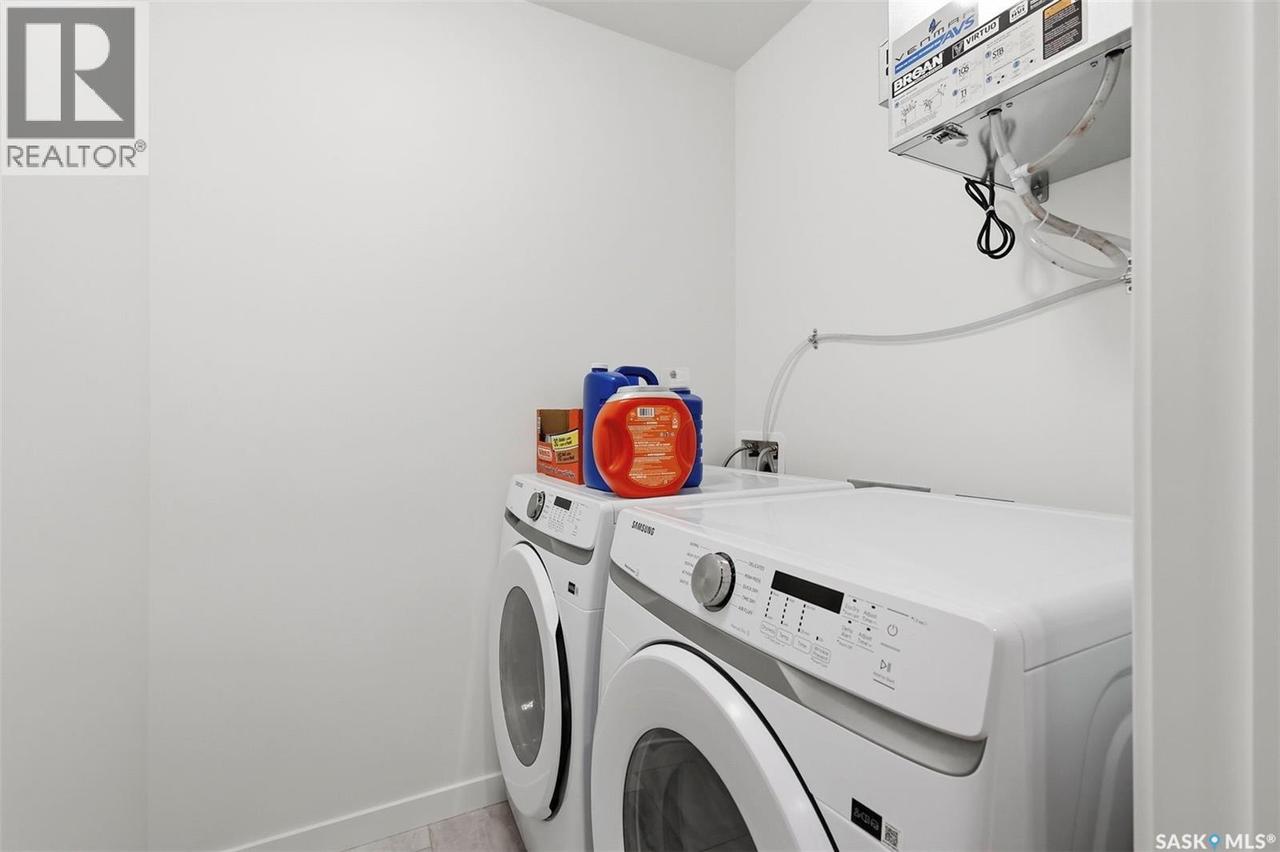 1402 Wiggins Avenue S, Saskatoon, SK - Indoor Photo Showing Laundry Room