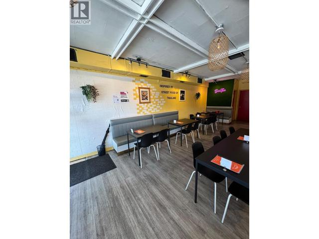 8542 GRANVILLE STREET  Vancouver, BC V6P 4Z7
