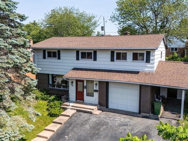 22 Northcliffe Lane  Clayton Park, NS B3M 2Z6