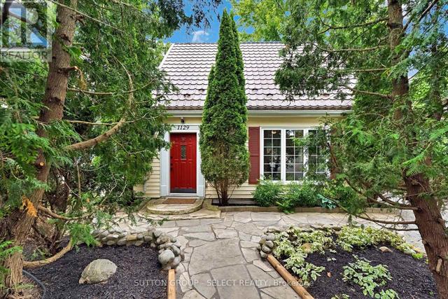 1129 SUNNINGDALE ROAD E  London North (North C), ON N5X 4B1