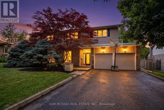 38 KENNINGHALL BOULEVARD  Mississauga, ON L5N 1J4