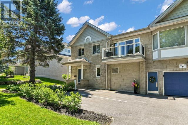 99 ROBSON COURT  Ottawa, ON K2K 2W1