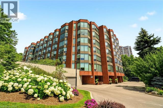 2121 LAKESHORE Road Unit# 507  Burlington, ON L7R 1C9