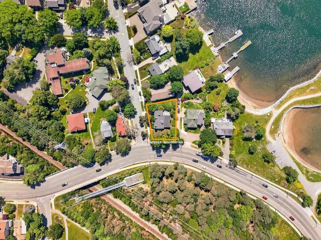 7020 Armview Avenue  Halifax, NS B3H 2M4