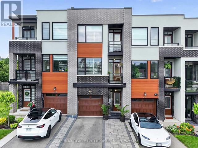 656 TUPELO COURT  Mississauga, ON L5G 0C4