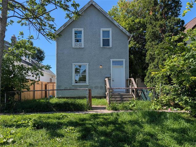 434 Pritchard AVE  Winnipeg, MB R2W 2J7