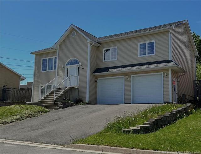 25 Helena CRT  Fredericton, NB E3B 0E2