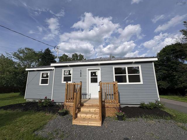 162 Sixth Street  New Glasgow, NS B2H 1B5