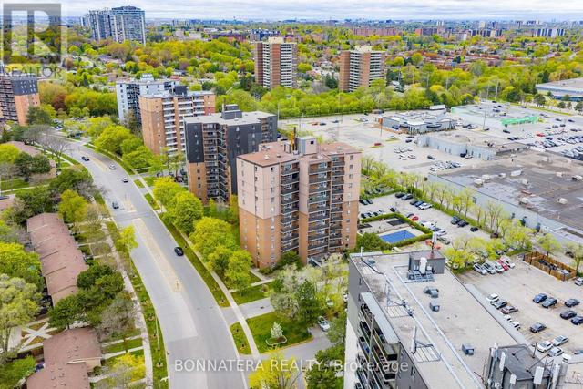 905 - 3065 QUEEN FREDERICA DRIVE  Mississauga, ON L4Y 3A3