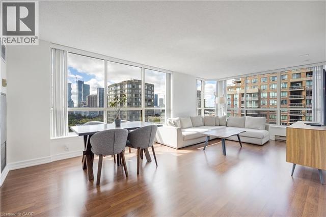 55 ELM Drive W Unit# 2204  Mississauga, ON L5B 3Z3