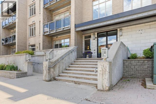 311 - 682 CHURCHILL AVENUE N  Ottawa, ON K1Z 5G5