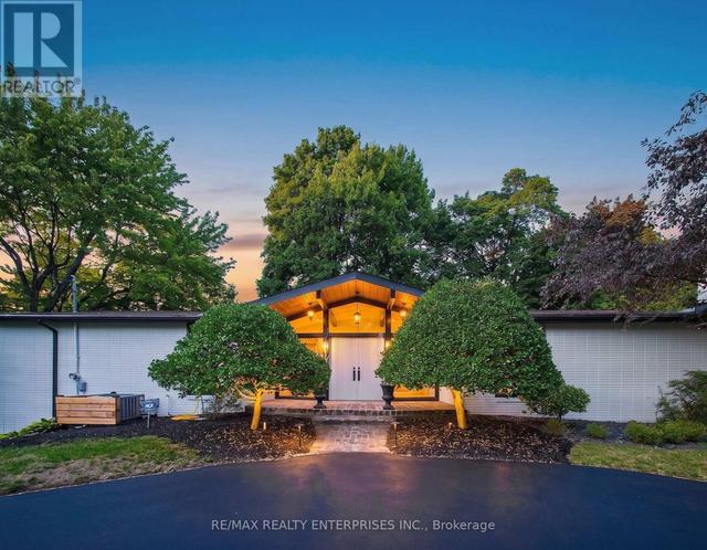 625 SIR RICHARDS ROAD  Mississauga, ON L5C 1A3