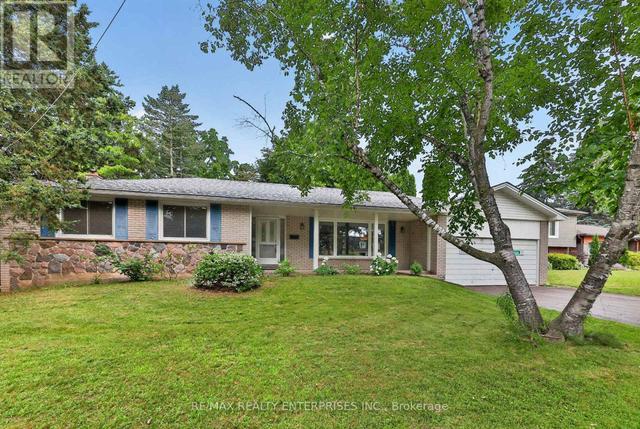 975 CRESTHAMPTON LANE  Mississauga, ON L5H 2X2