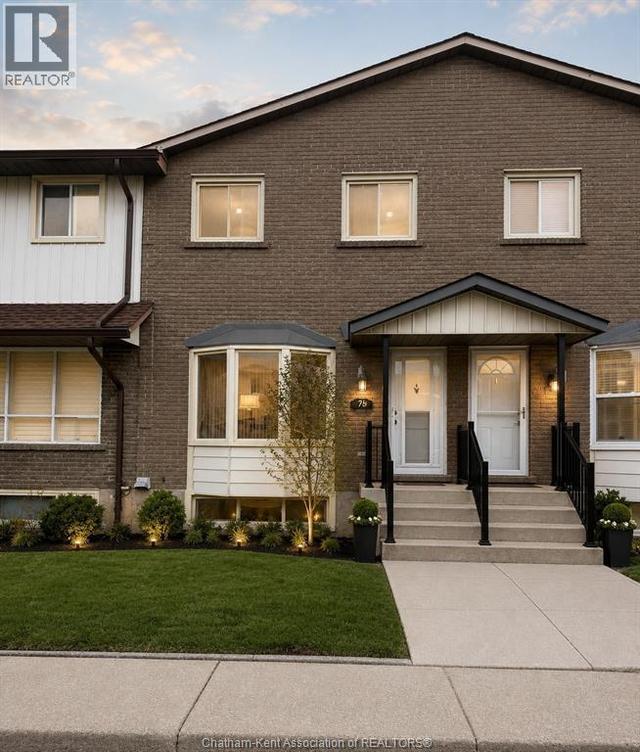 241 LIMERIDGE ROAD West Unit# 2  Hamilton, ON L9C 2V4