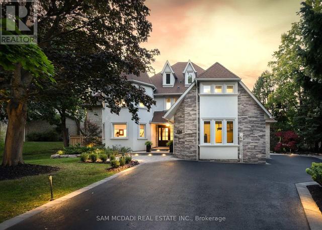 2064 ALMIRA COURT  Mississauga, ON L5H 4A5