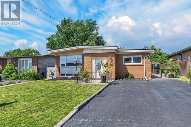 96 FIELDING CRESCENT  Hamilton, ON L8V 2P5
