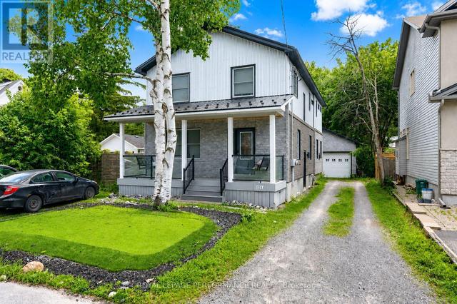 324 DUNCAIRN AVENUE  Ottawa, ON K1Z 7G9